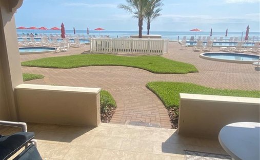 Condo in New Smyrna Beach, Florida, United States 1