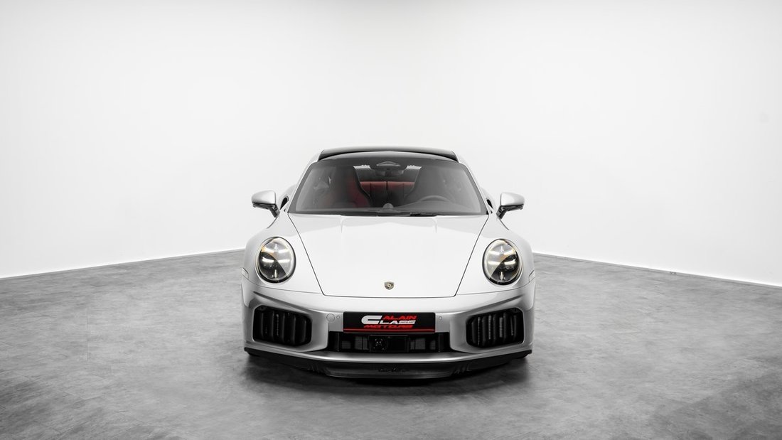 Coupe in Dubai, United Arab Emirates 3 - 18296911