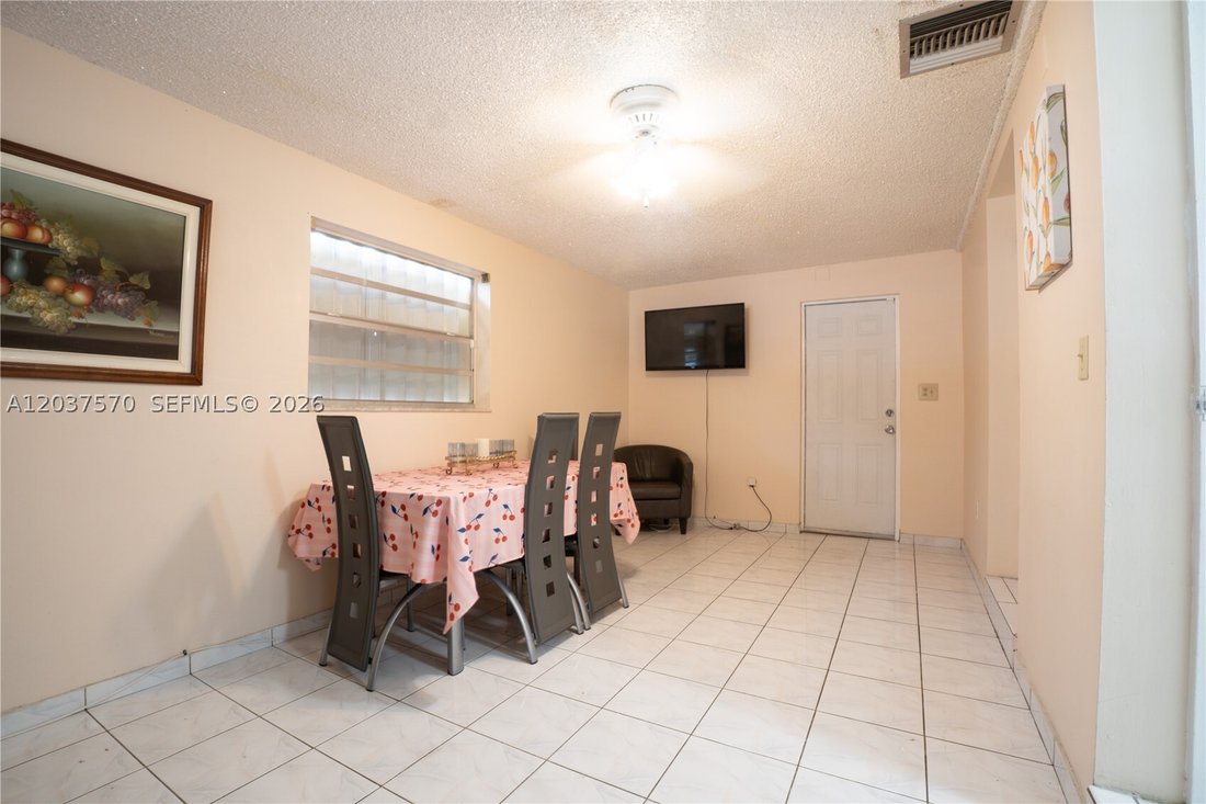 House in Hialeah, Florida, United States 2 - 18296988