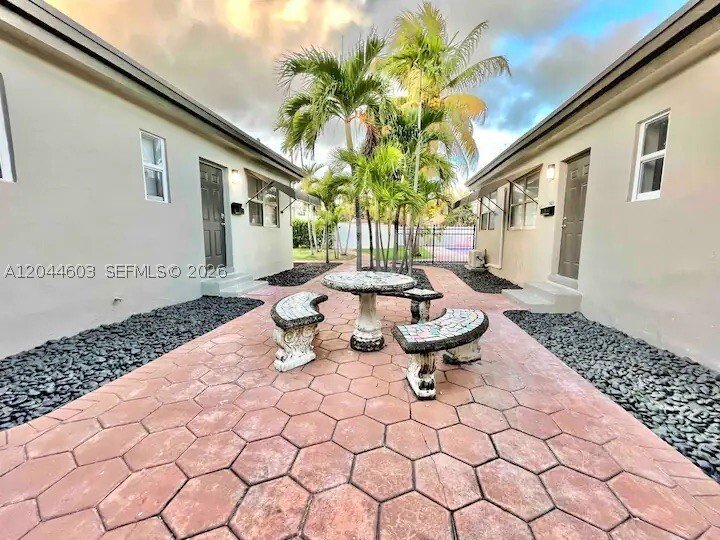 Hollywood, Florida, United States 1 - 18296993