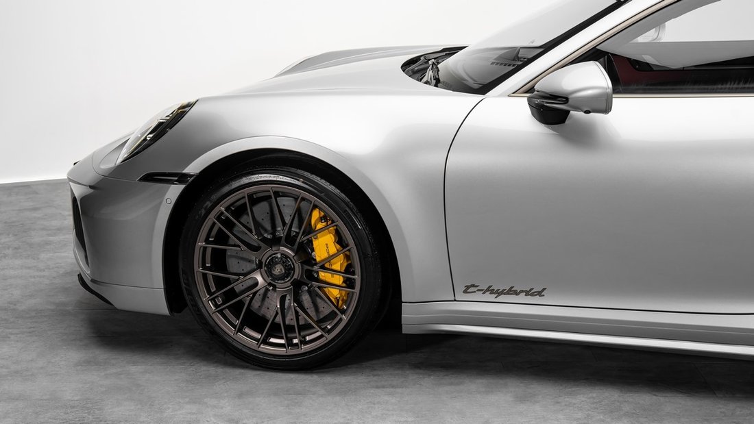 Coupe in Dubai, United Arab Emirates 4 - 18296911
