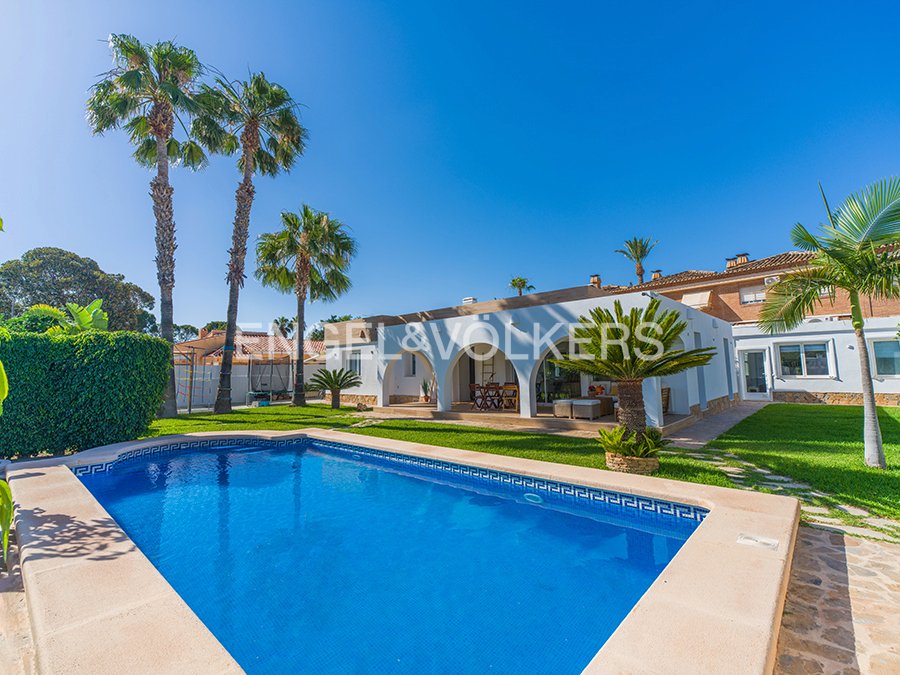 Villa in San Juan de Alicante, Valencian Community, Spain 2 - 18297034
