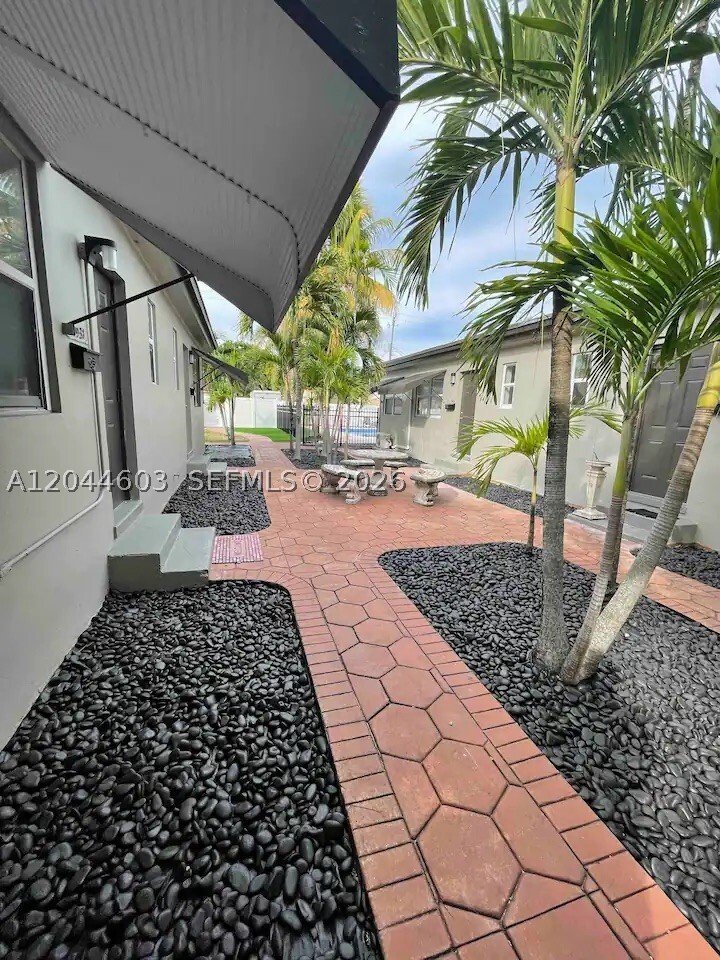 Hollywood, Florida, United States 4 - 18296993
