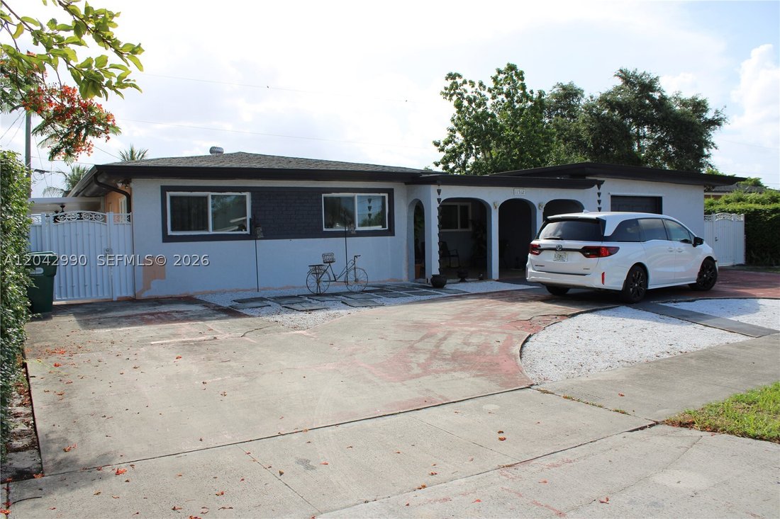 House in Hialeah, Florida, United States 3 - 18296975