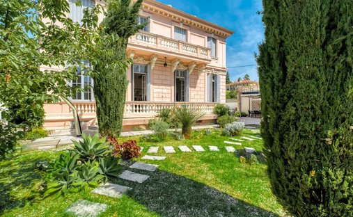 Villa in Chambrun, Nice, France 1