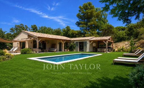 Estate in La Croix-Valmer, Provence-Alpes-Côte d'Azur, France 1