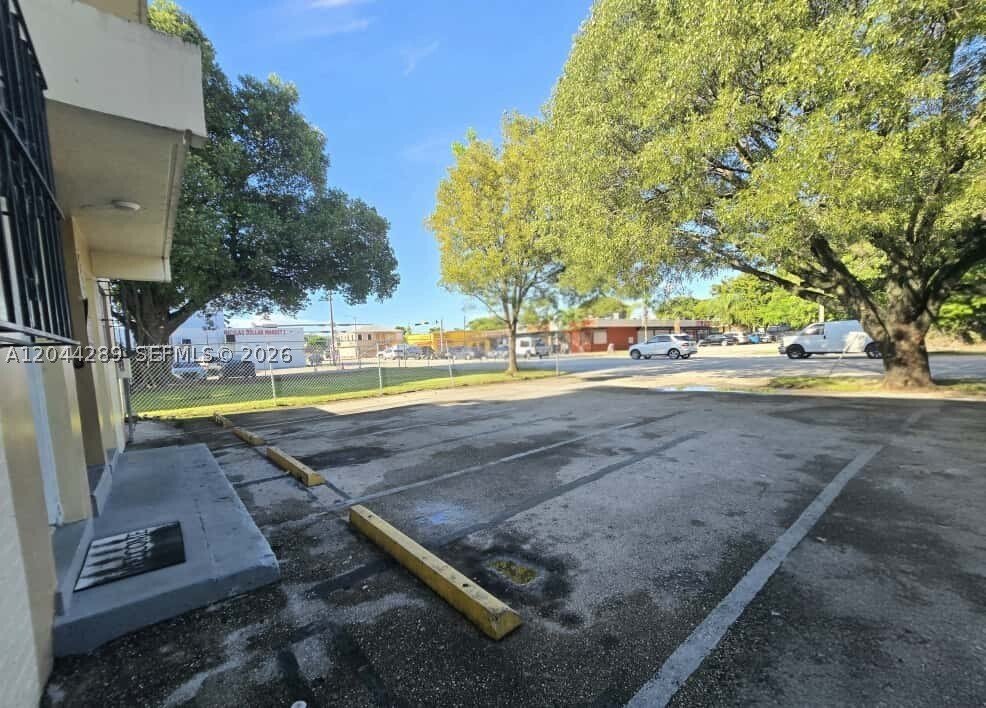Miami, Florida, United States 4 - 18296995