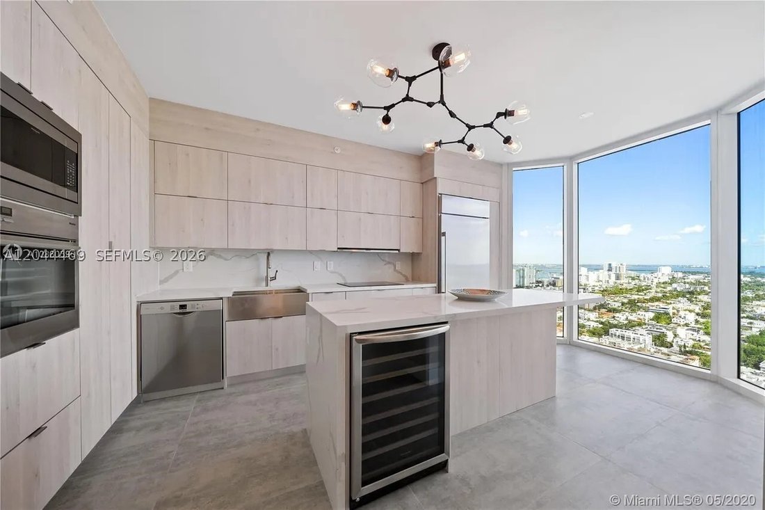 Condo in Miami Beach, Florida, United States 1 - 18296987