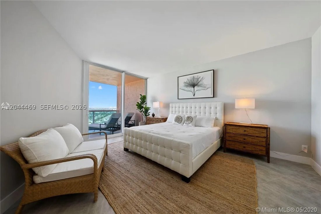 Condo in Miami Beach, Florida, United States 5 - 18296987