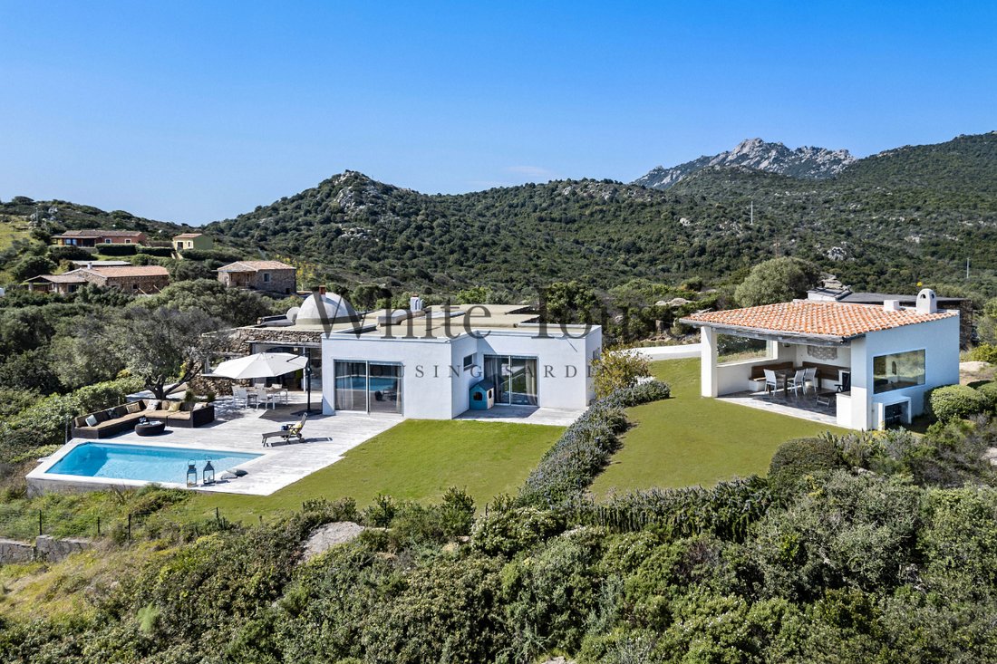 Villa in San Pantaleo, Olbia, Italy 4 - 18198851
