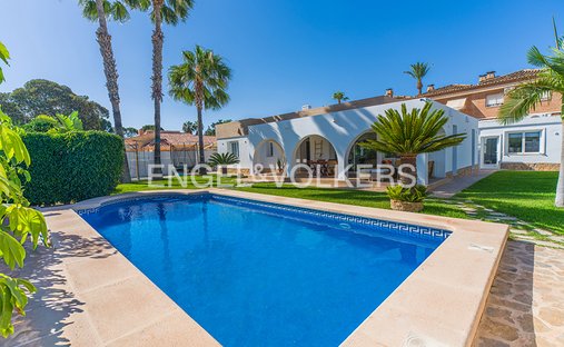 Villa in San Juan de Alicante, Valencian Community, Spain 1