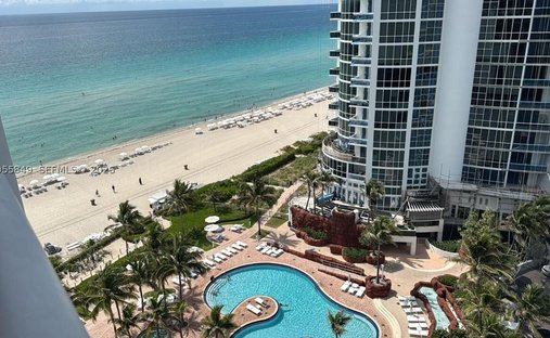 Eigentumswohnung in Sunny Isles Beach, Florida, Vereinigte Staaten 1