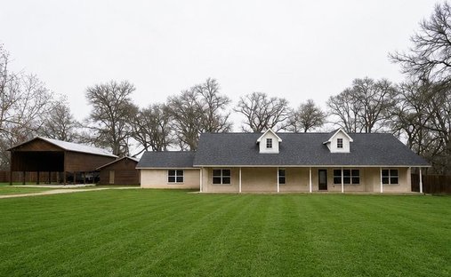 House in Smithville, Texas, United States 1