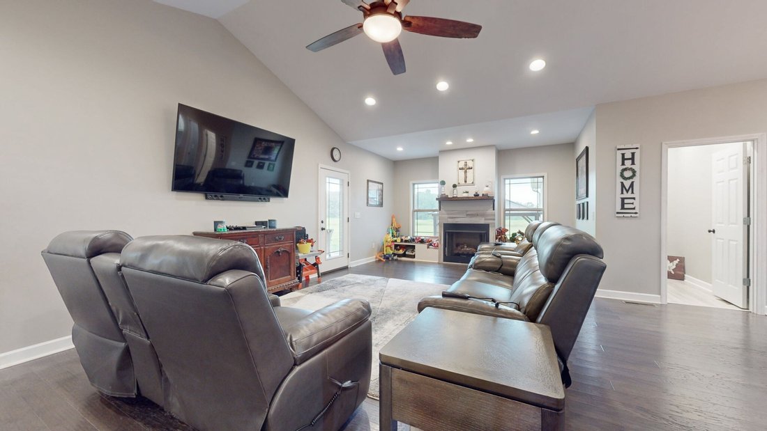 House in Manchester, Tennessee, United States 4 - 18297241