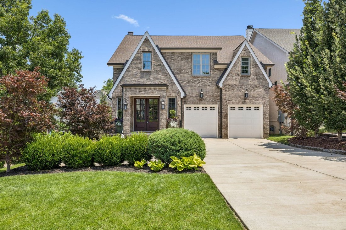 Co Op in Forest Hills, Tennessee, United States 1 - 17896069