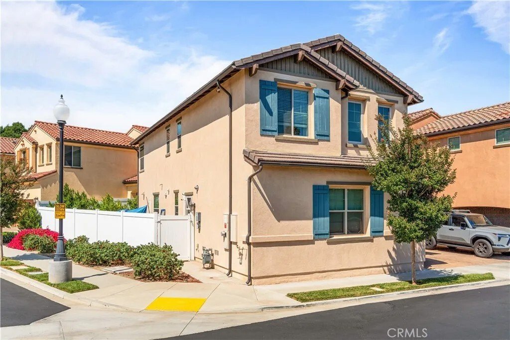 Condo in San Gabriel, California, United States 2 - 18297346