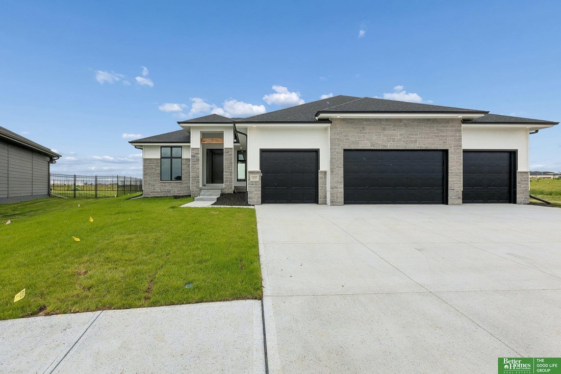 House in Bennington, Nebraska, United States 1 - 18047854
