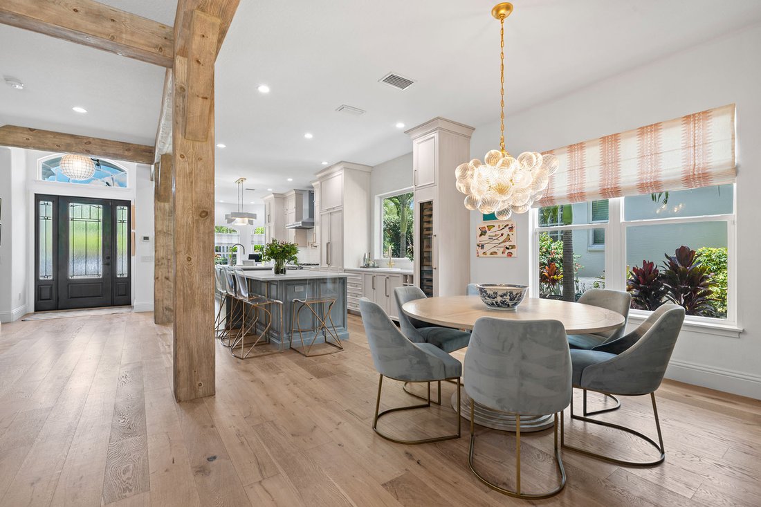 Sarasota, Florida, United States 3 - 18297403