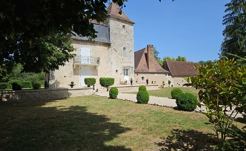 Château à Beaulieu, Périgueux, France 1