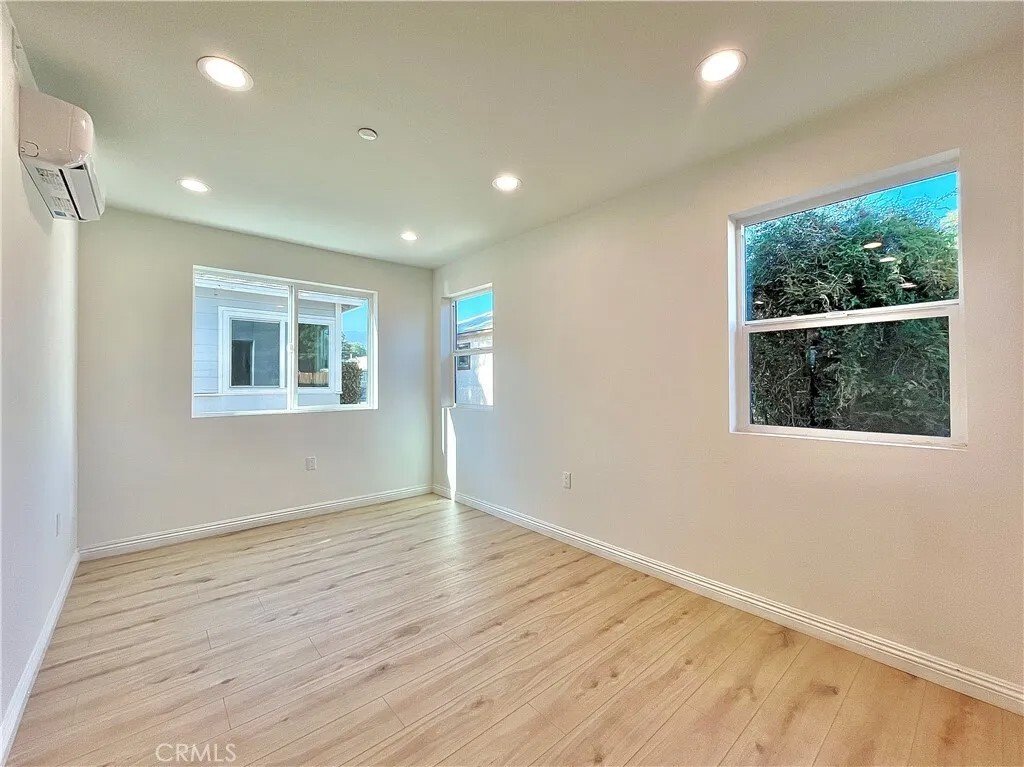 Arcadia, California, United States 5 - 18297356