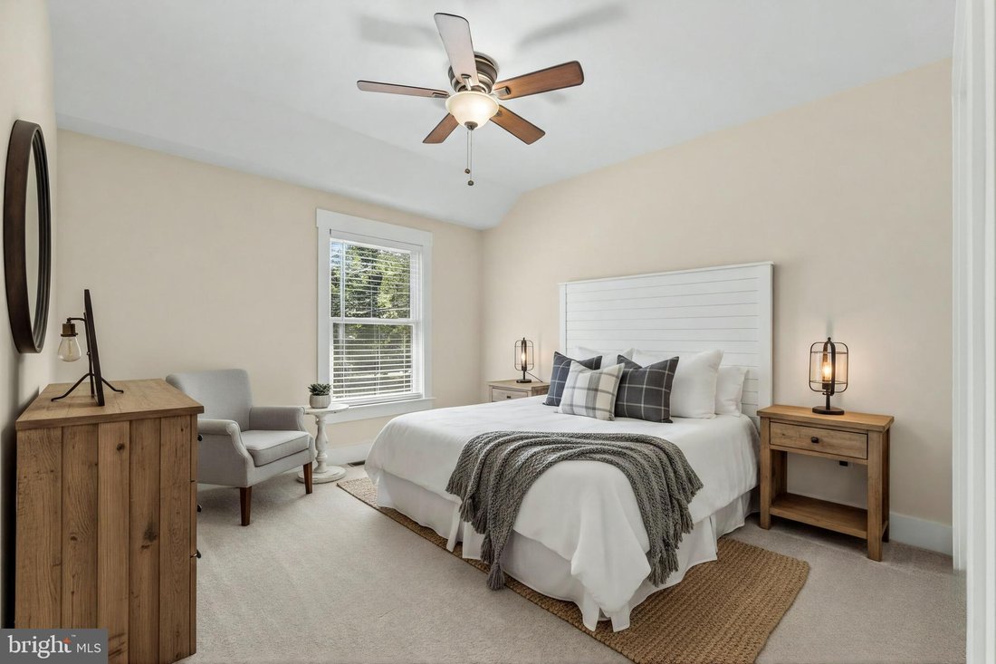 Bluemont, Virginia, United States 5 - 18054431