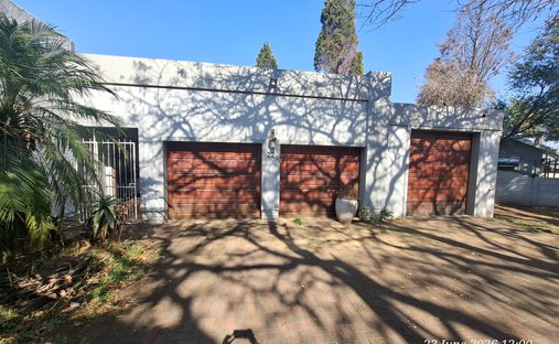 House in Newcastle, KwaZulu-Natal, South Africa 1