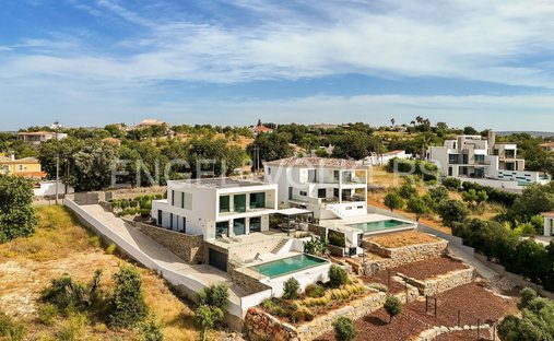 Villa in Loule (Sao Clemente), Algarve, Portugal 1