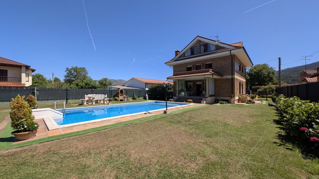 Chalet a Los Corrales de Buelna, Cantabria, Spagna 1 - 18297627