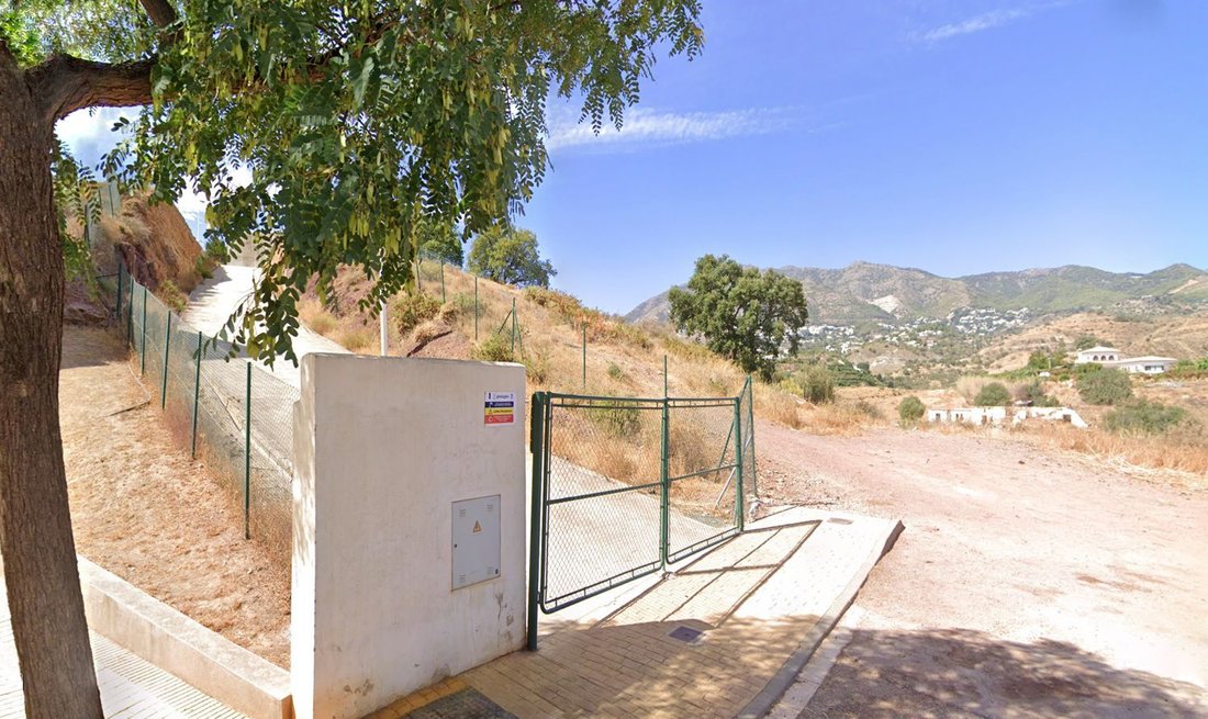 Land in Fuengirola, Andalusia, Spain 4 - 18297619