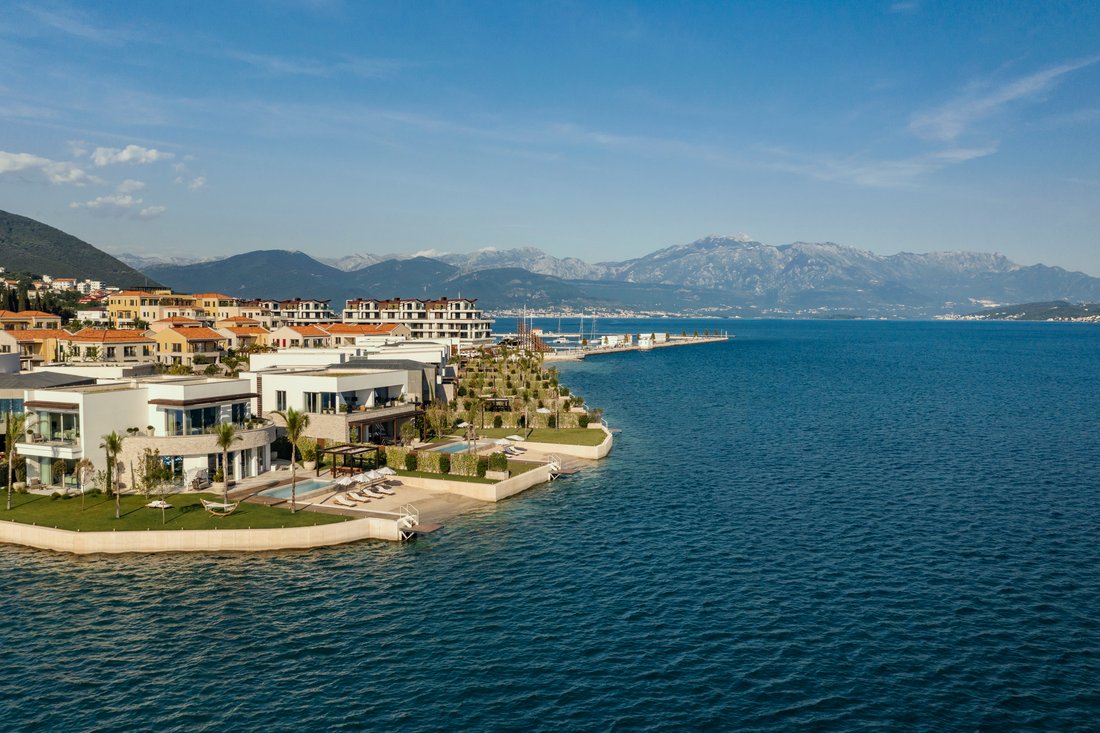 Villa in Đenovići, Herceg Novi Municipality, Montenegro 1 - 18297650