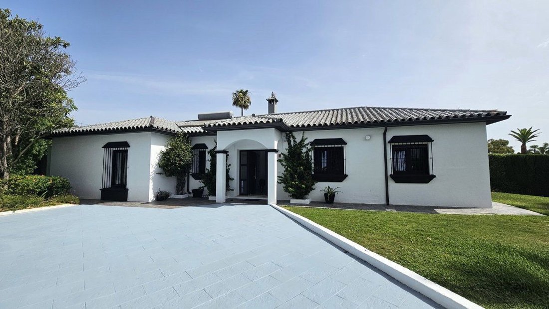 Villa in Sotogrande, San Roque, Andalusia 2 - 18297592