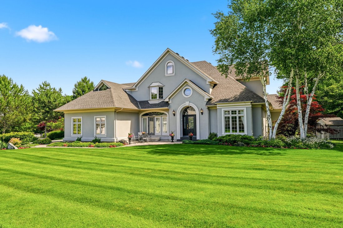 House in Hamilton, Ontario, Canada 1 - 18298810