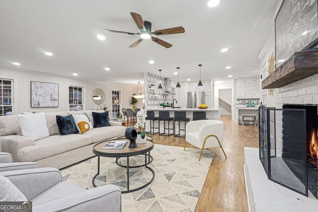 House in Lilburn, Georgia, United States 3 - 18301837