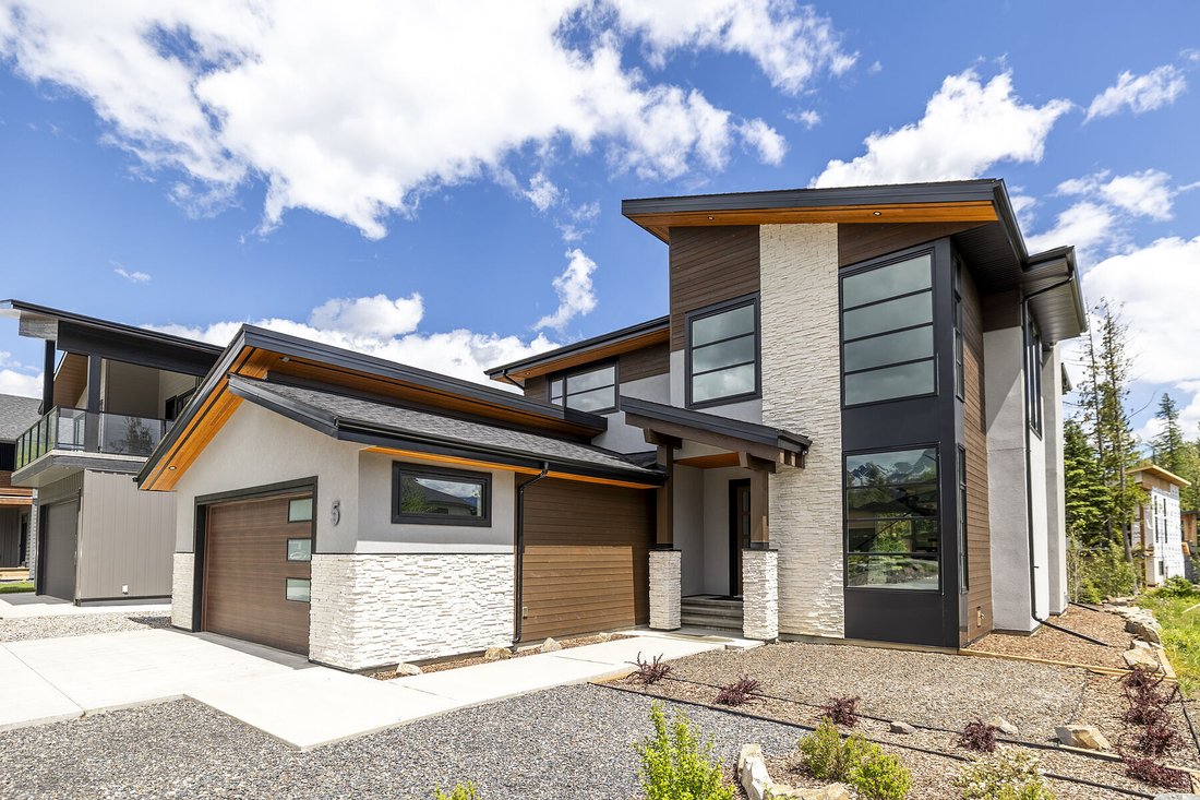 House in Fernie, British Columbia, Canada 2 - 18299194
