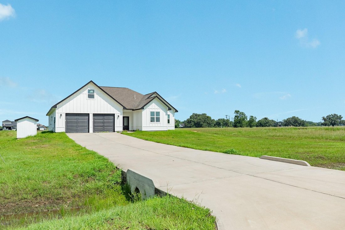 House in Angleton, Texas, United States 5 - 18302041