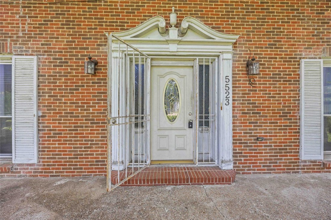 House in Houston, Texas, United States 3 - 18302108