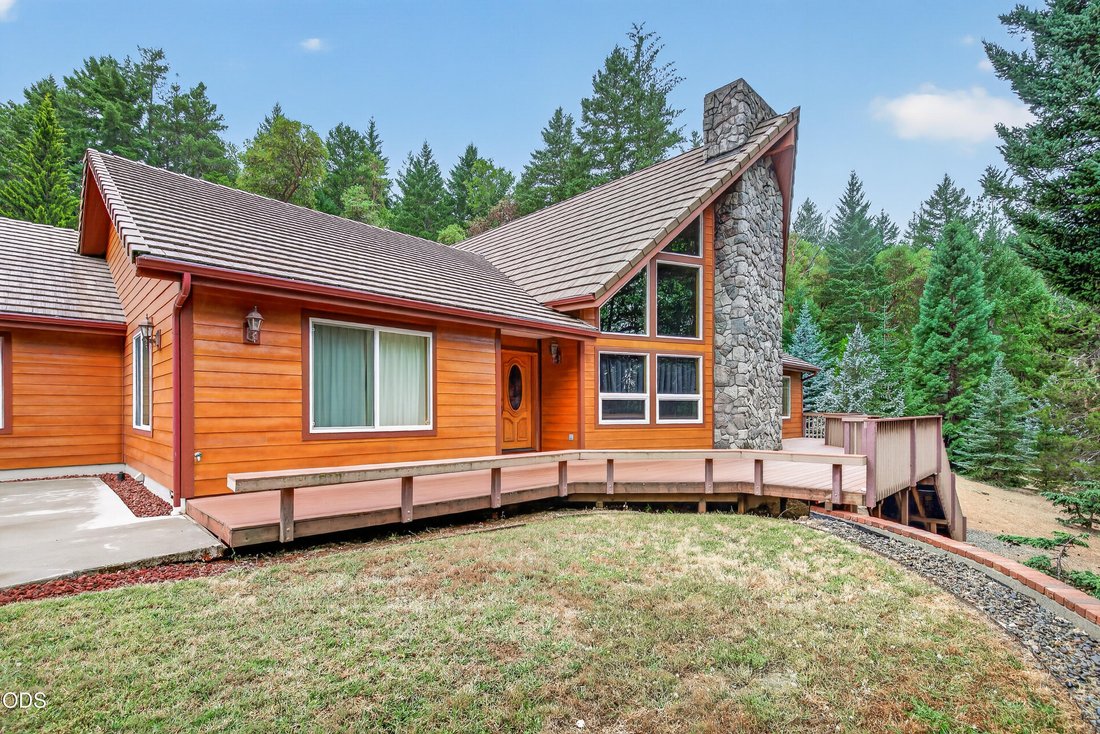 House in Grants Pass, Oregon, United States 2 - 17612350