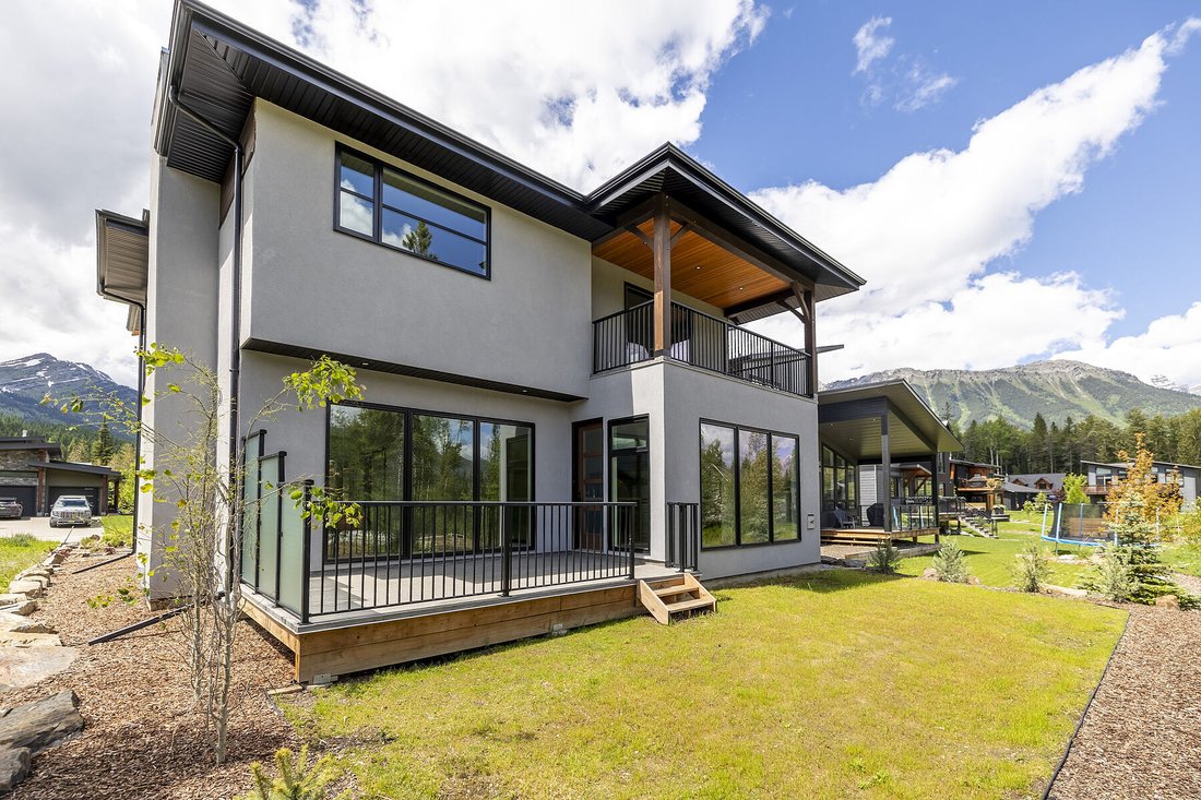 House in Fernie, British Columbia, Canada 3 - 18299194
