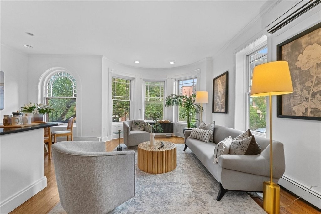 Condo in Boston, Massachusetts, United States 1 - 18238177
