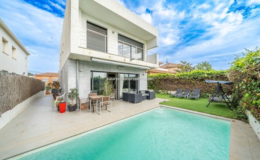 Villa à Pineda de Mar, Catalogne, Espagne 1