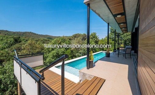Villa in Vallgorguina, Catalonia, Spain 1