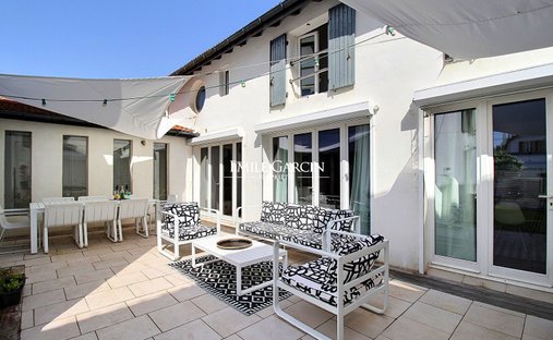 Villa in La Rochefoucauld-Aguilera, Biarritz, France 1