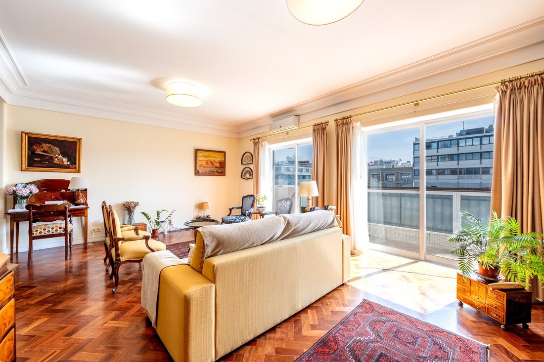 Apartment in Arroios, Lisbon, Portugal 2 - 18259347