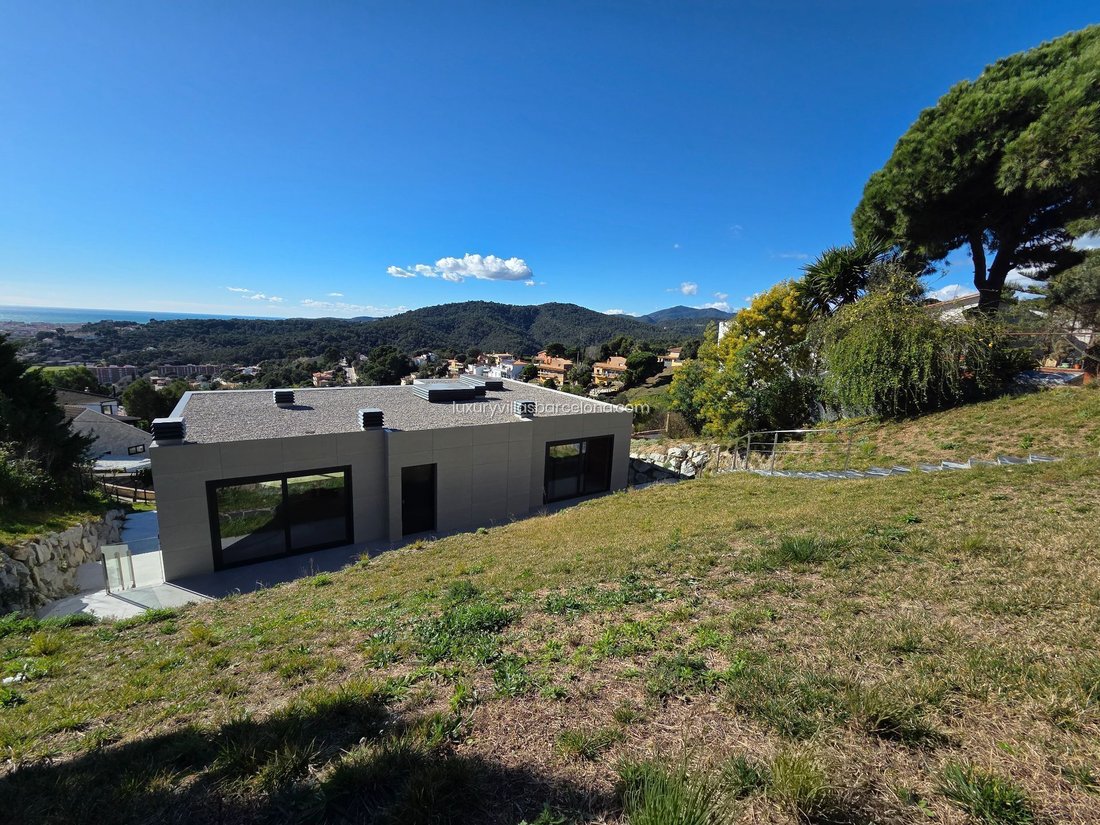 Villa in Pineda de Mar, Catalonia, Spain 2 - 18300761