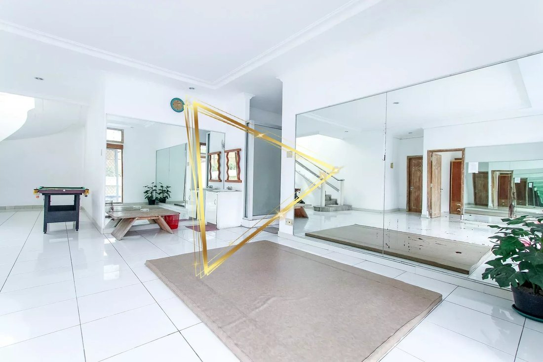 Apartment in Muette Sud, Paris 16e Arrondissement, Paris 1 - 17512253