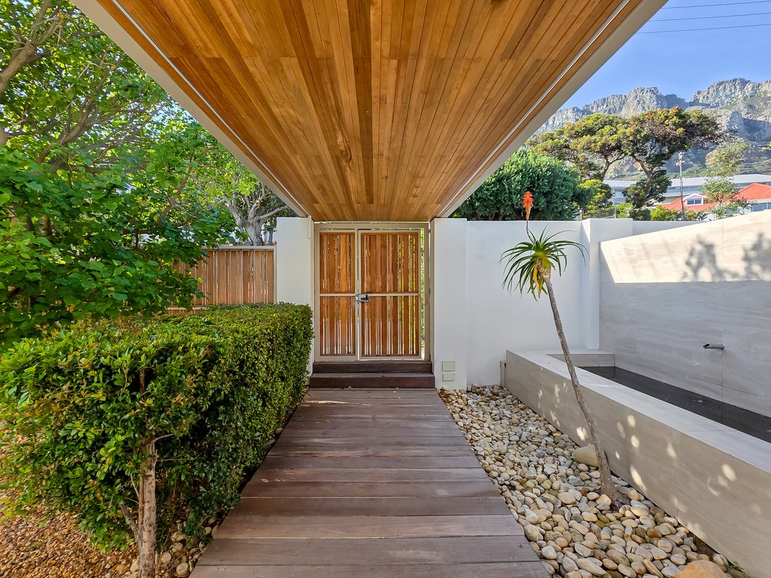 House in Bakoven, Cape Town, South Africa 3 - 18298959