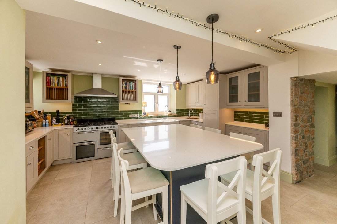 House in England 2 - 18298722
