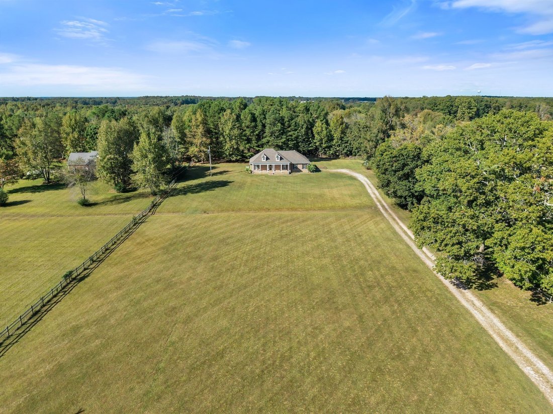House in McEwen, Tennessee, United States 3 - 18300816