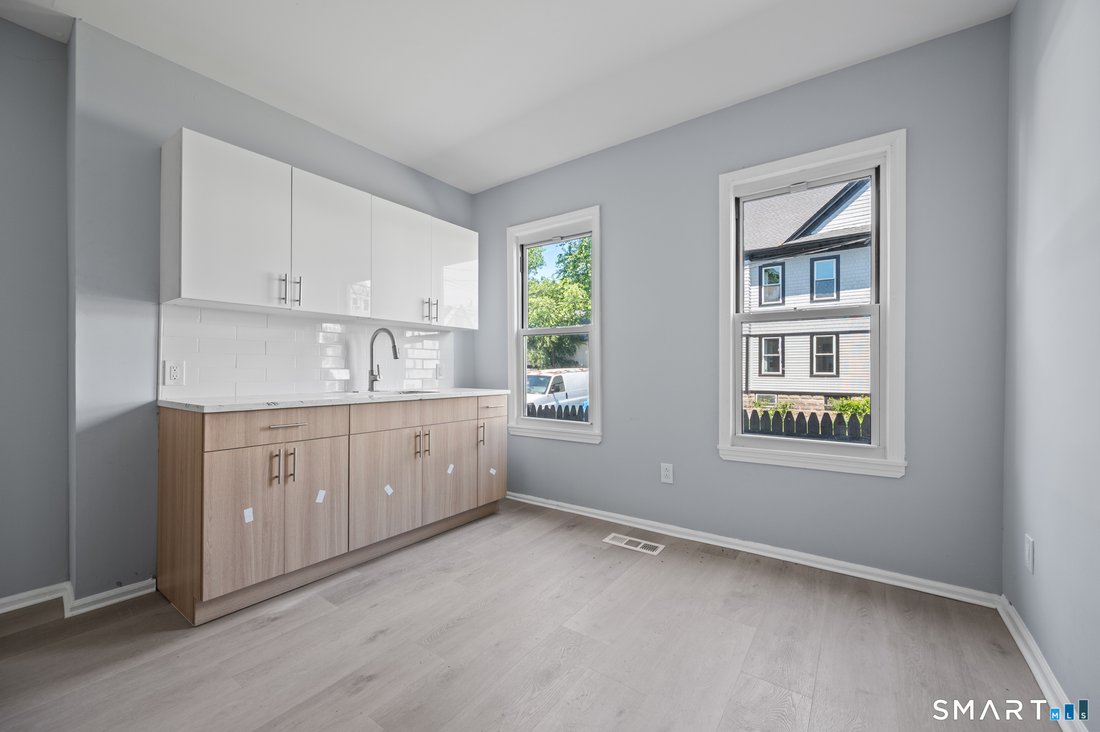 Bridgeport, Connecticut, United States 3 - 18301446