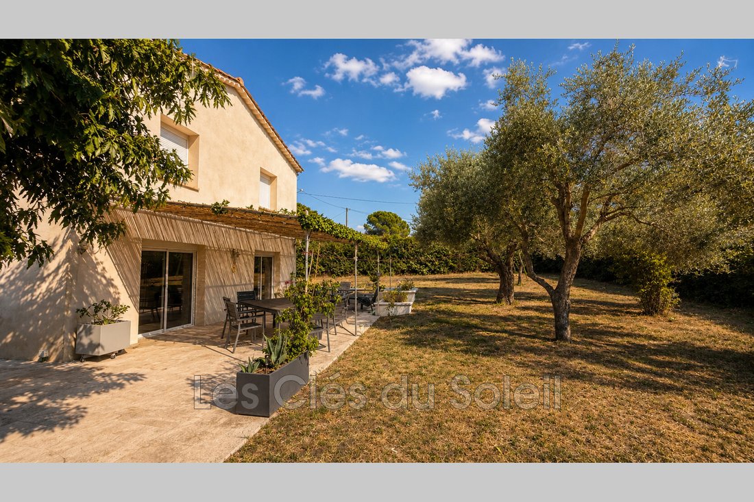 Villa in Camps-la-Source, Provence-Alpes-Côte d'Azur, France 1 - 18298417